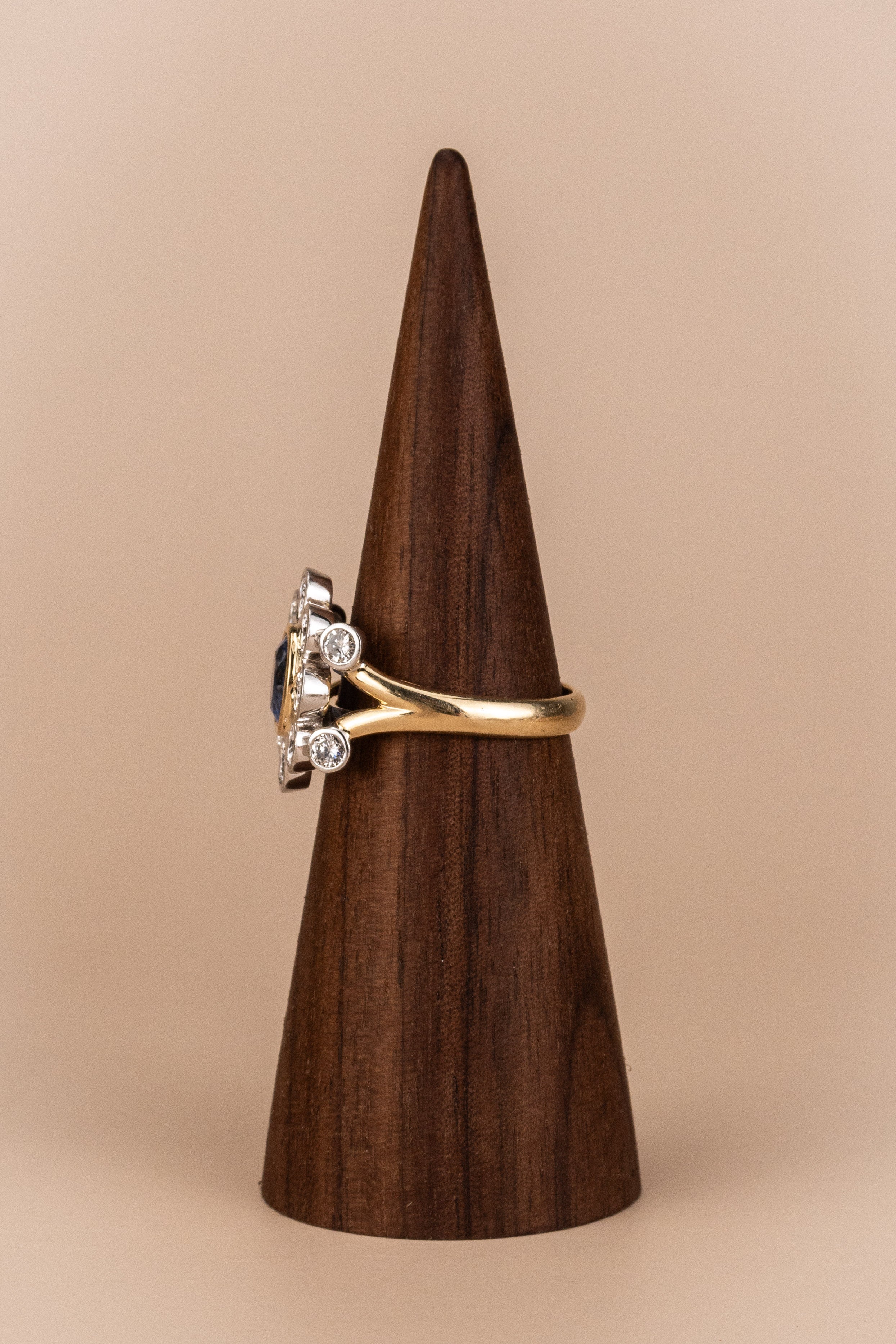 14ct Yellow Gold Sapphire & Diamond Ring