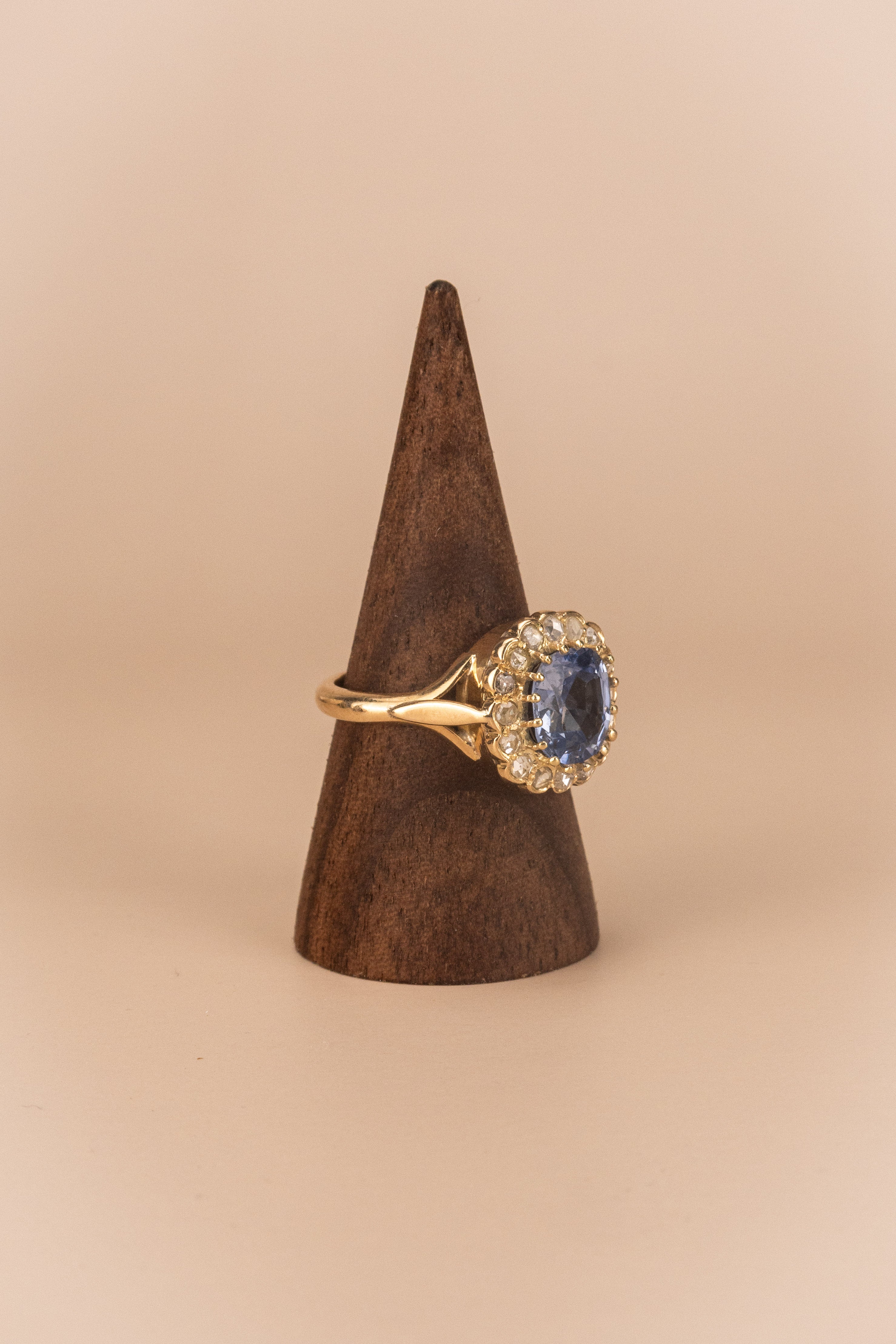 18ct Yellow Gold Sapphire and Diamond Ring