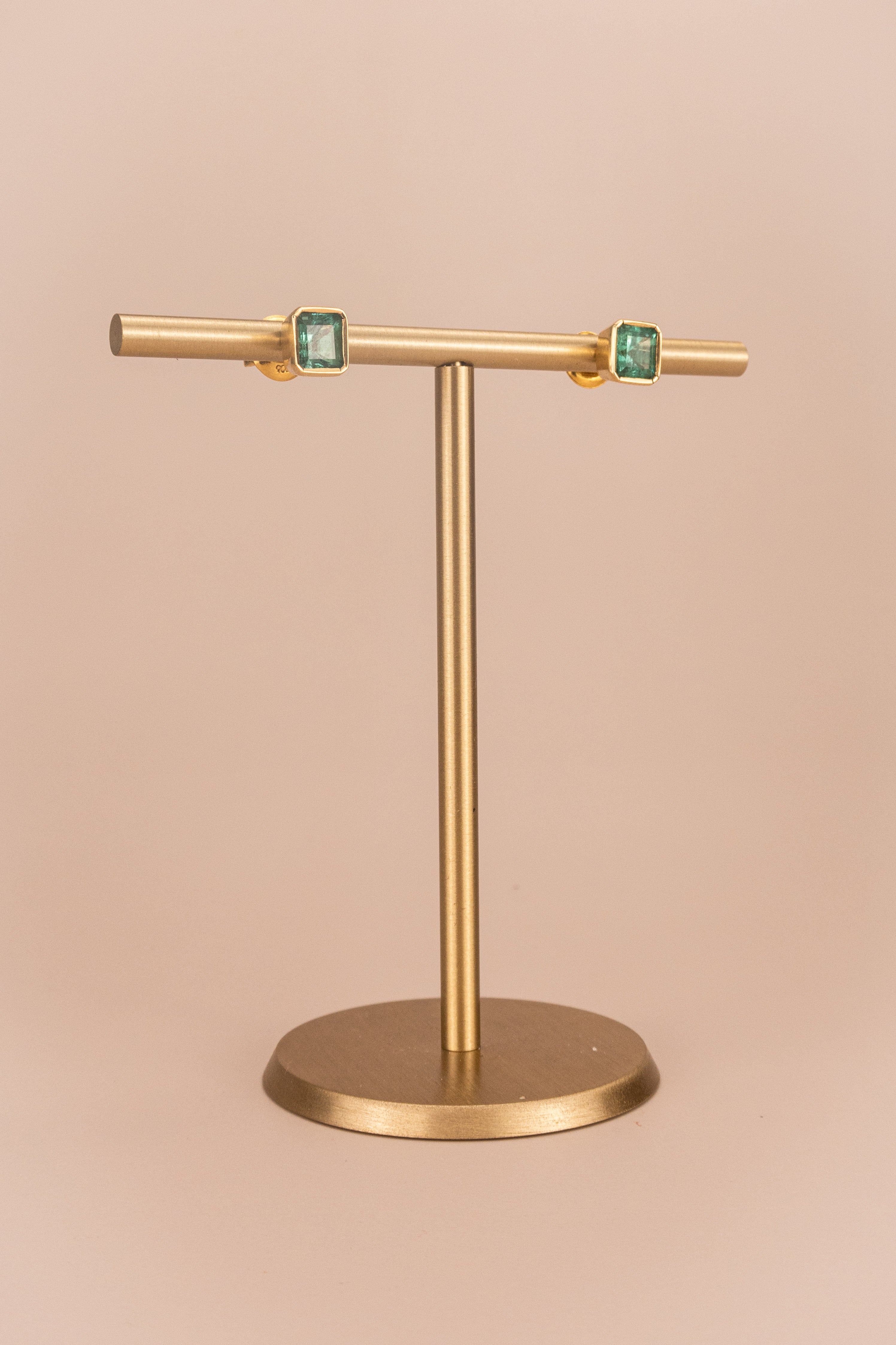 18ct Yellow Gold Emerald Earrings