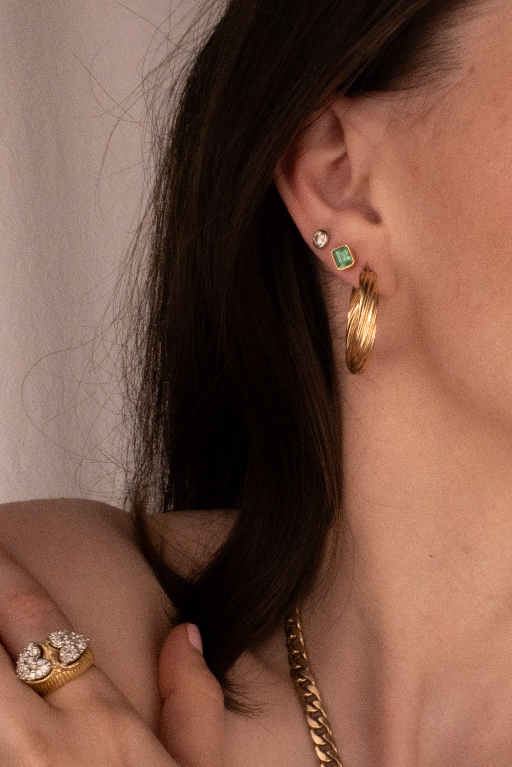 18ct Yellow Gold Emerald Earrings