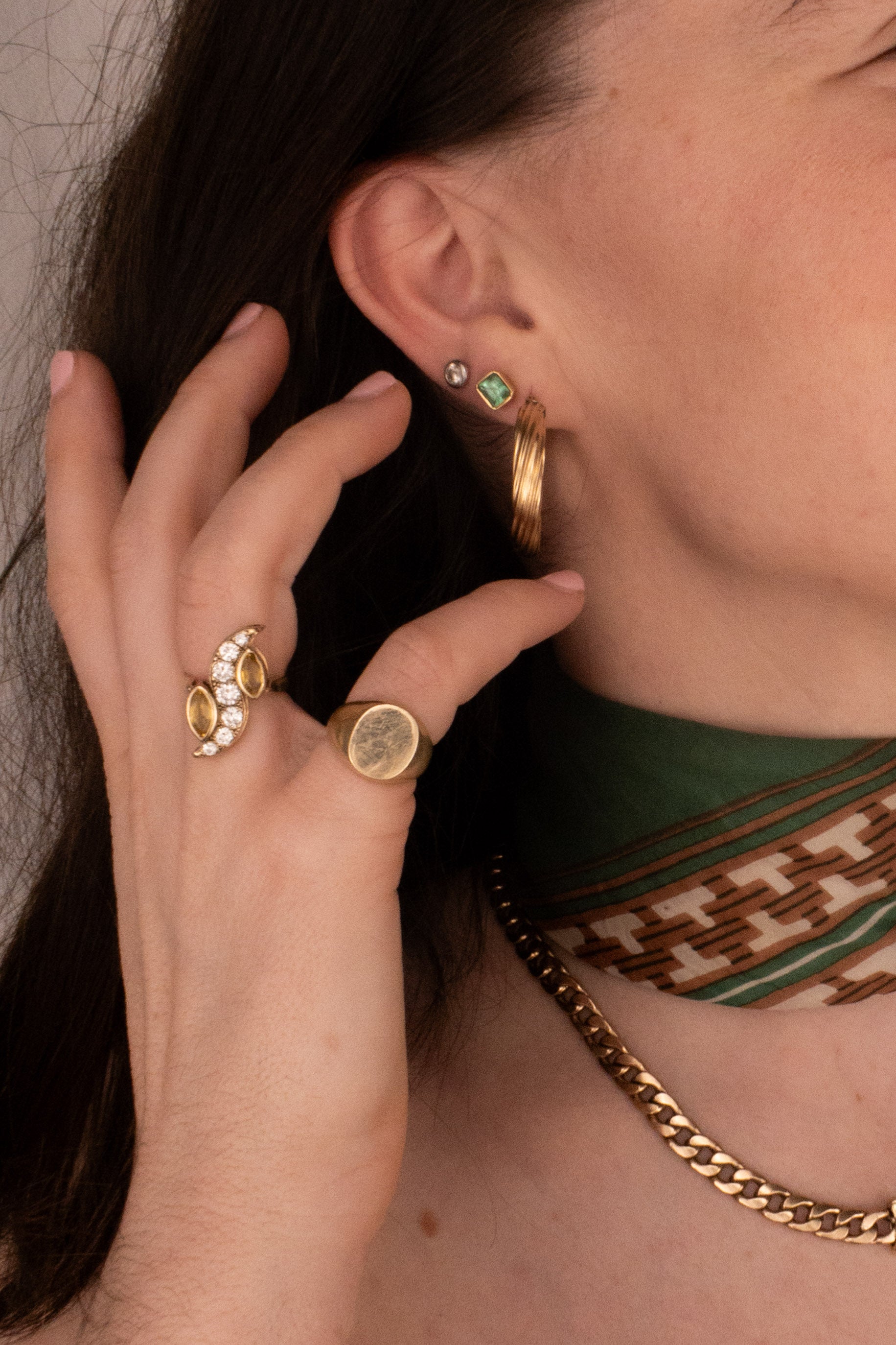 18ct Yellow Gold Emerald Earrings