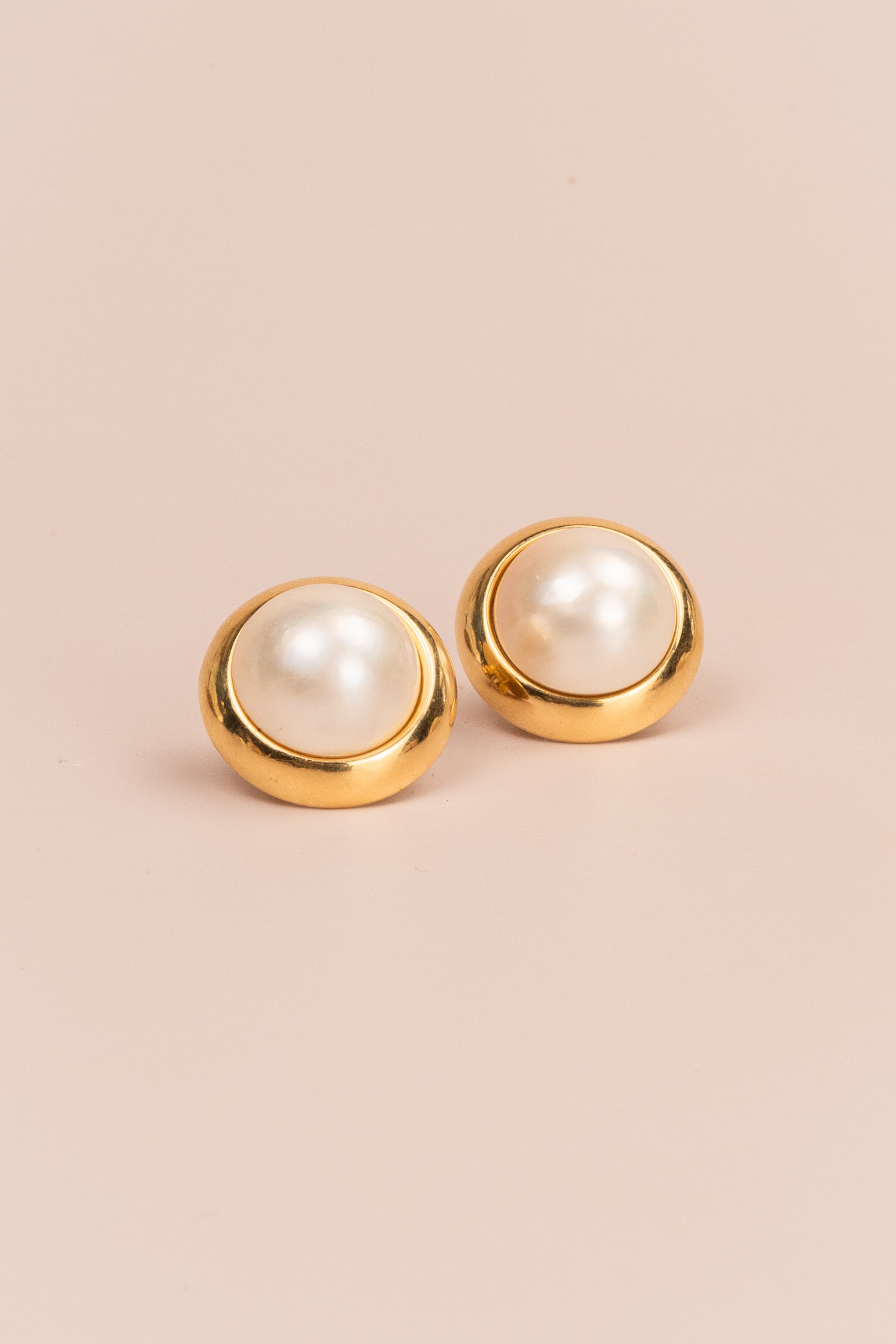 18ct Yellow Gold Mabé Pearl Earrings