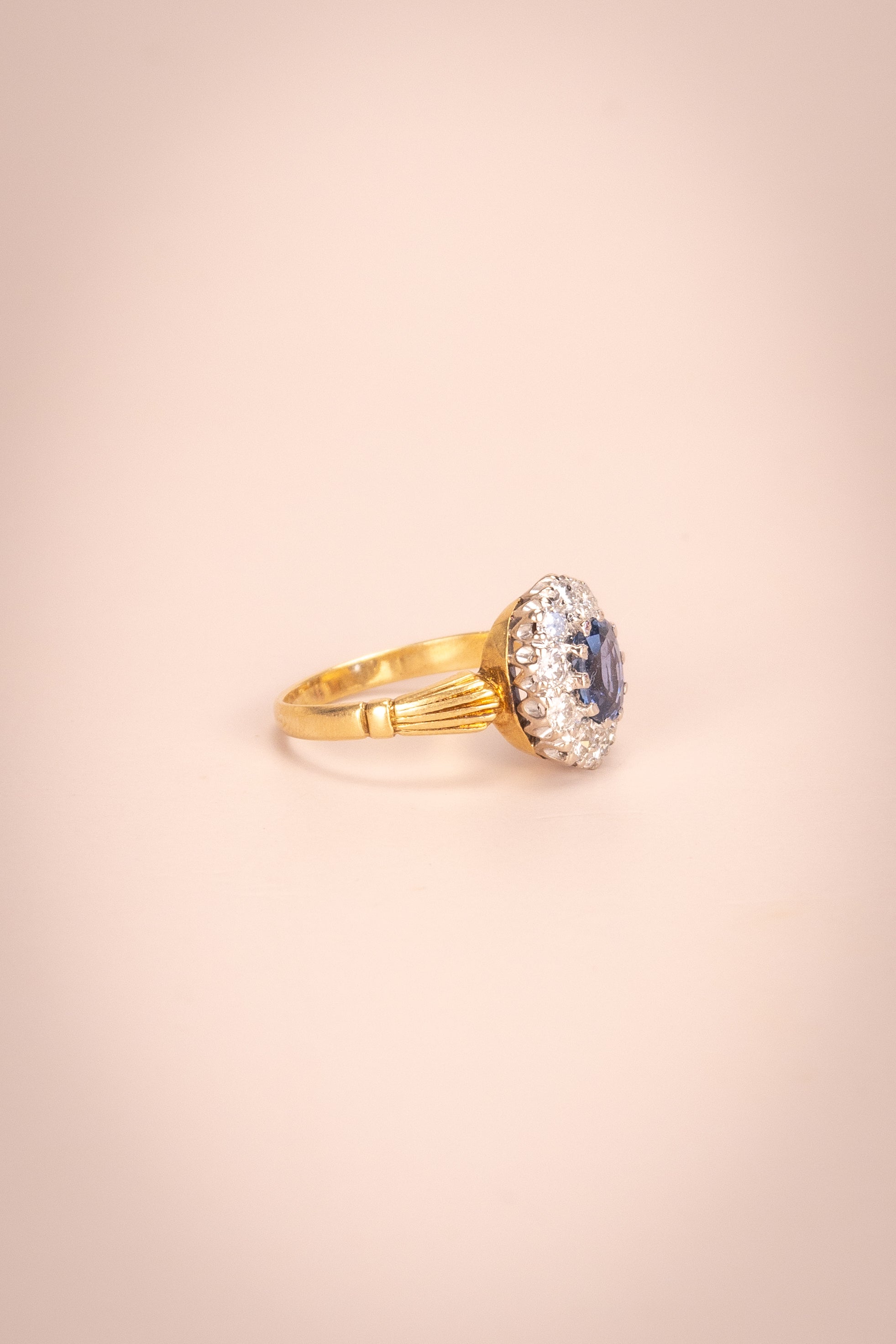 18ct Yellow Gold Sapphire & Diamond Ring