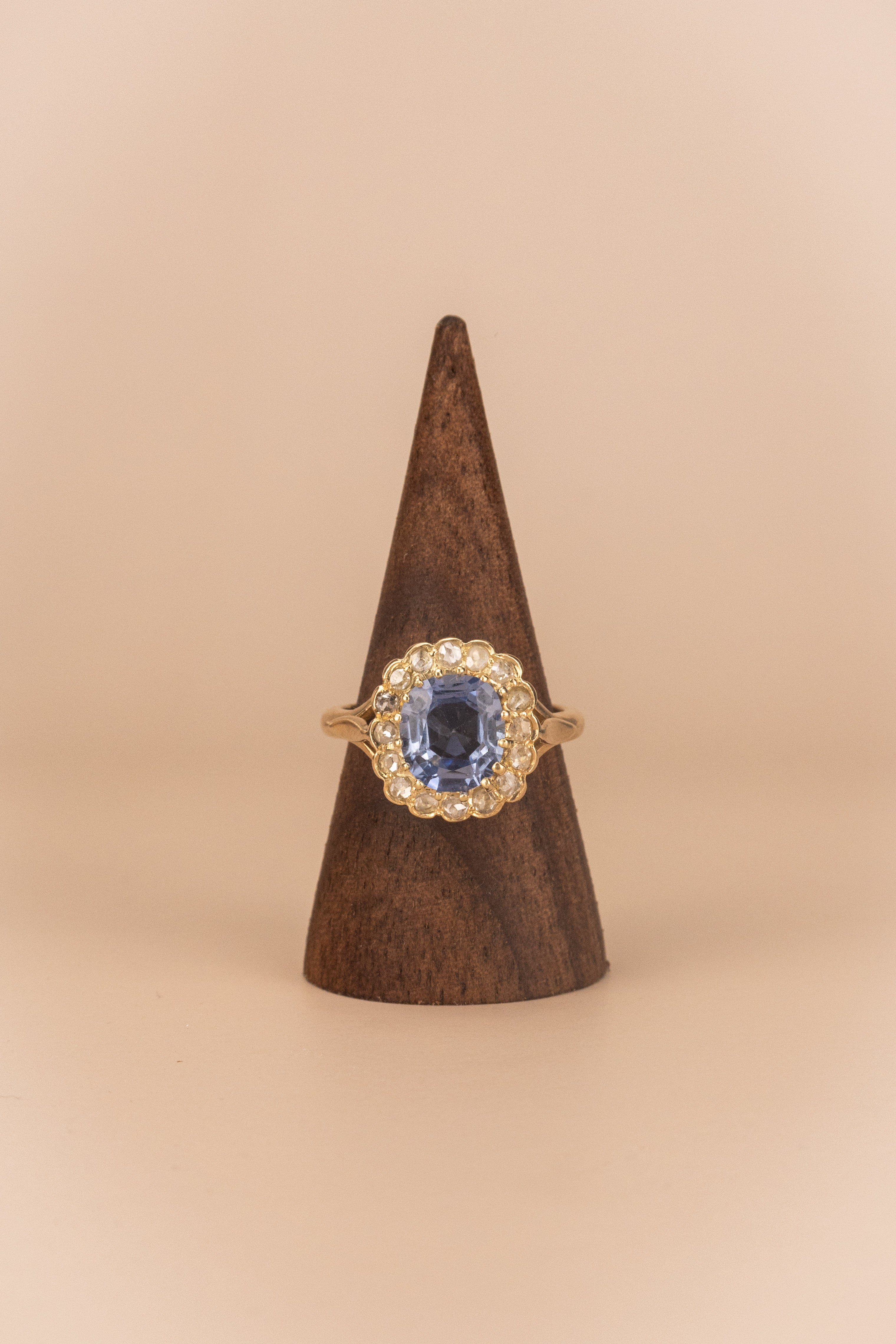 18ct Yellow Gold Sapphire and Diamond Ring