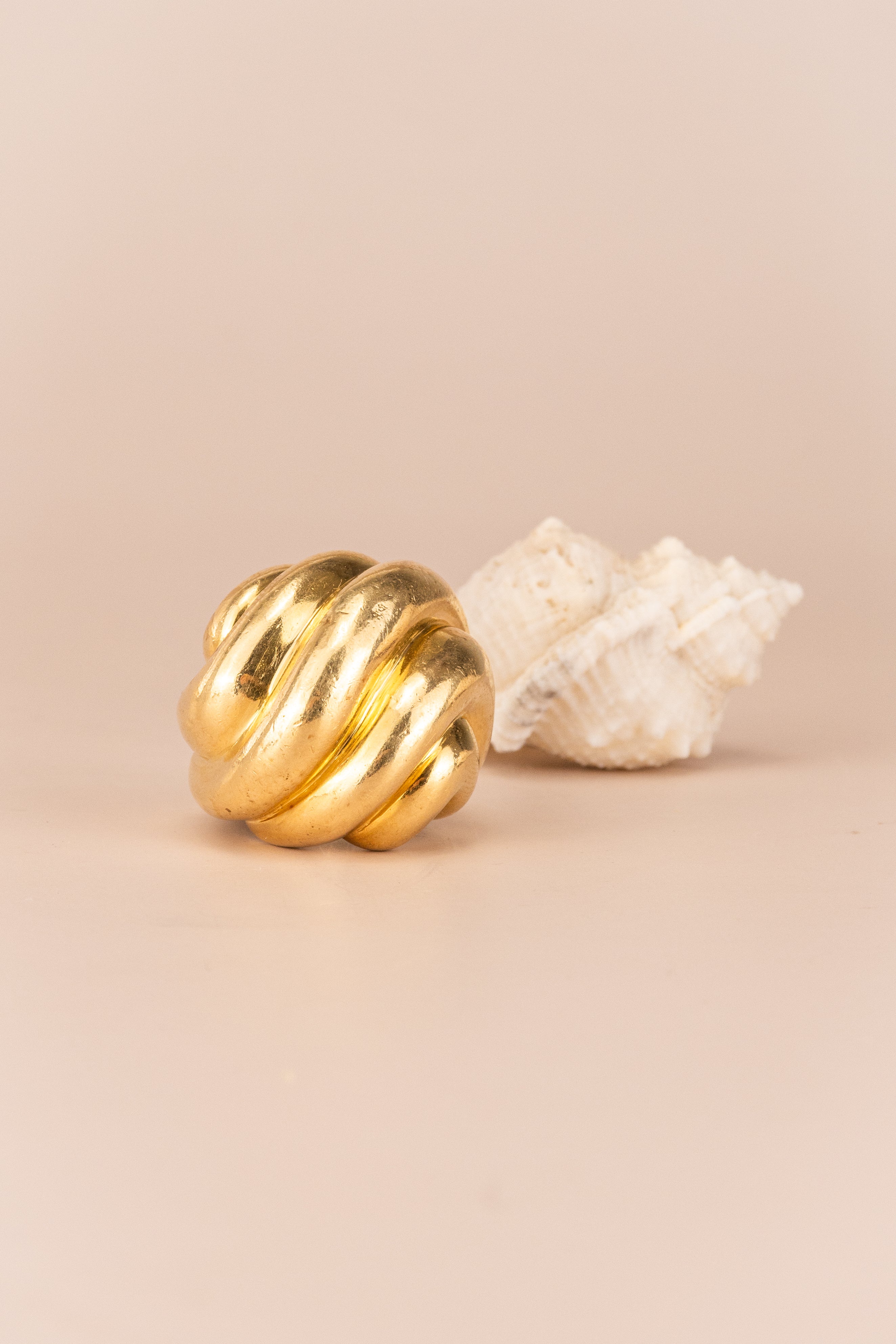 18ct Yellow Gold Wave Bombe Ring