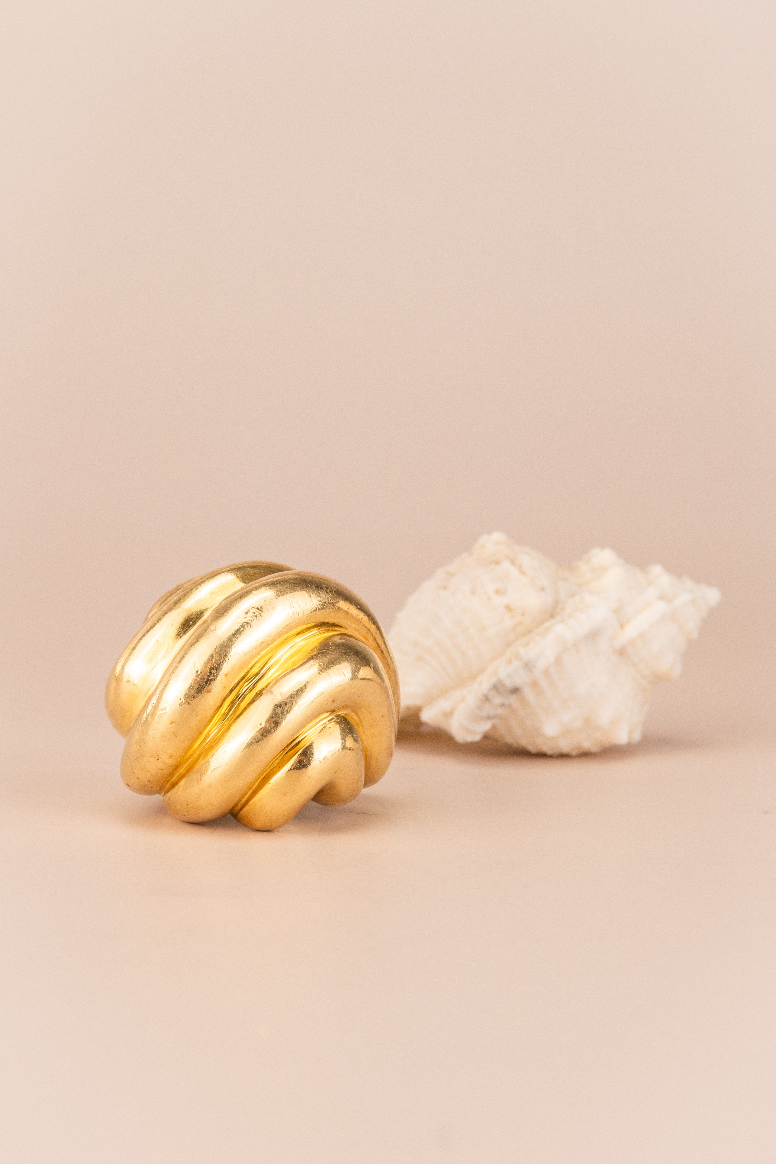 18ct Yellow Gold Wave Bombe Ring