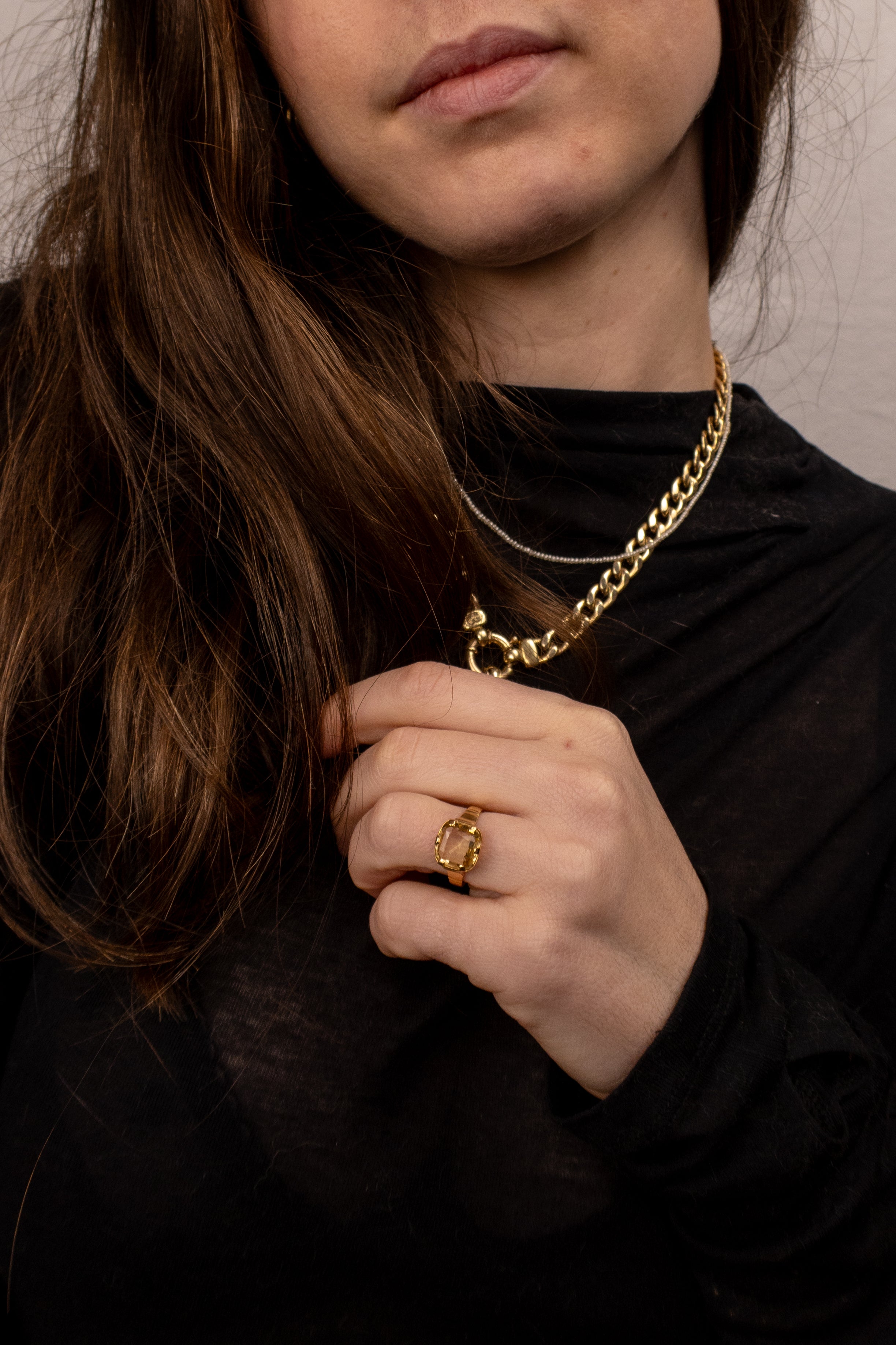 18ct Yellow Gold Antique Yellow Sapphire Ring