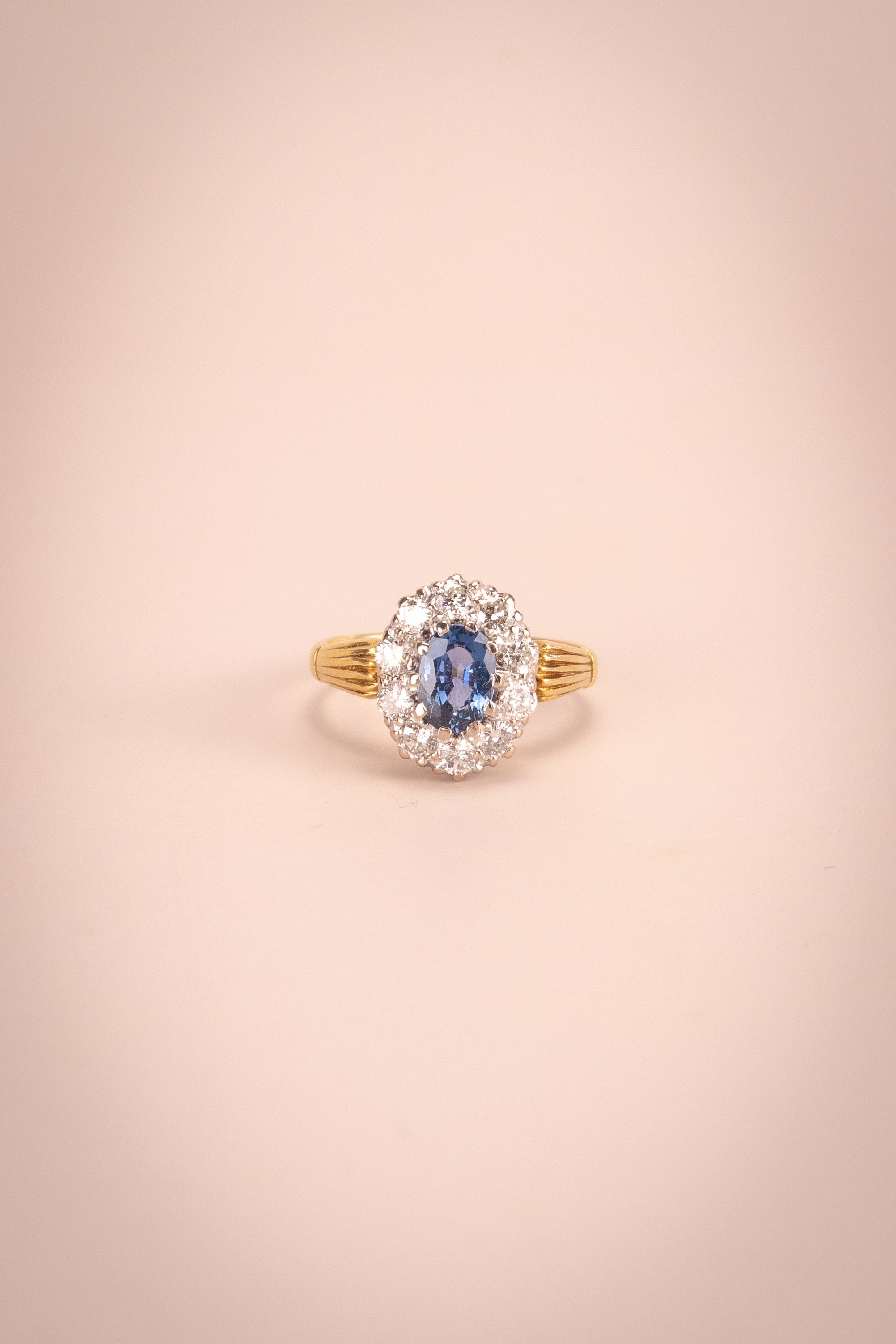 18ct Yellow Gold Sapphire & Diamond Ring
