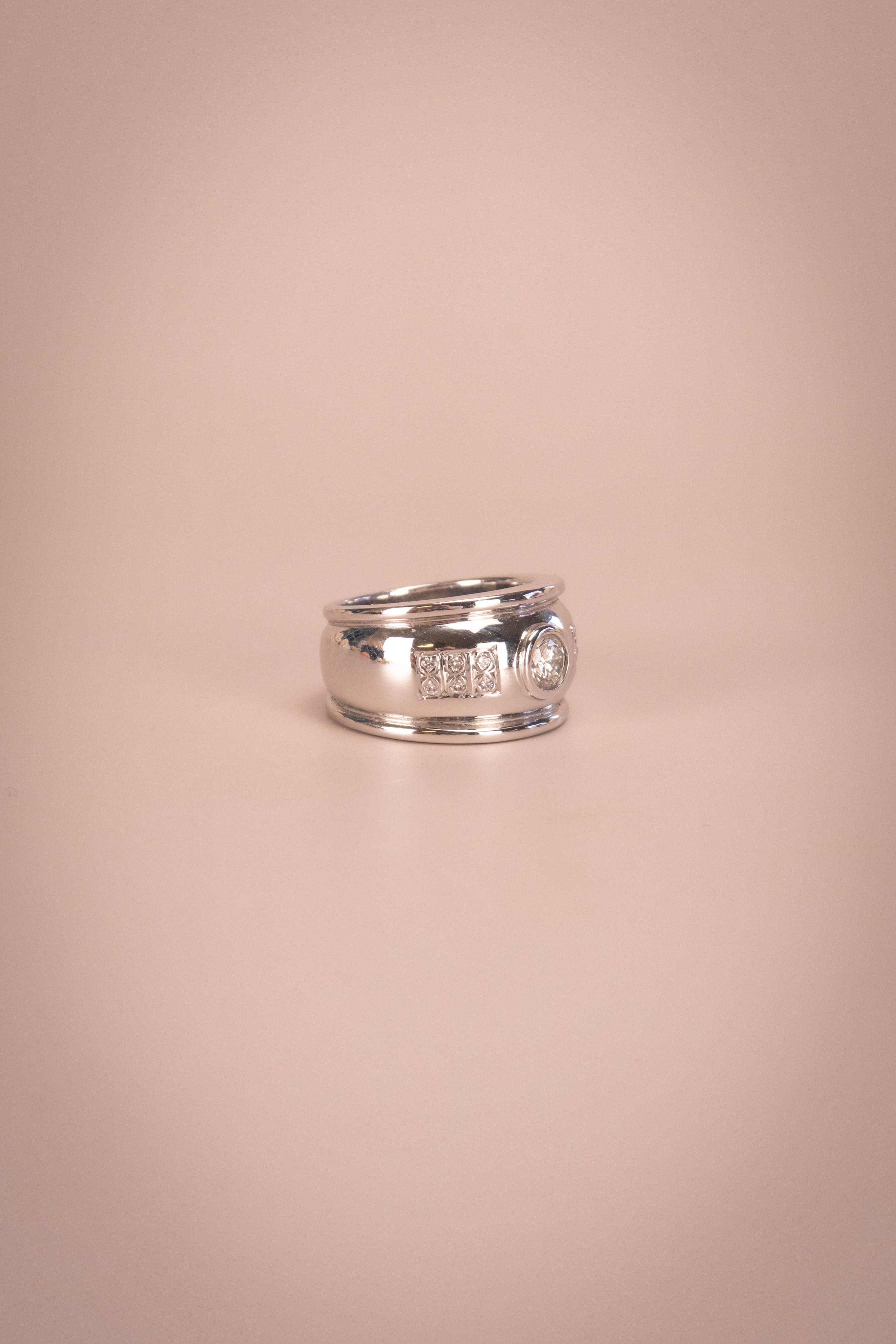 18ct White Gold Diamond Ring