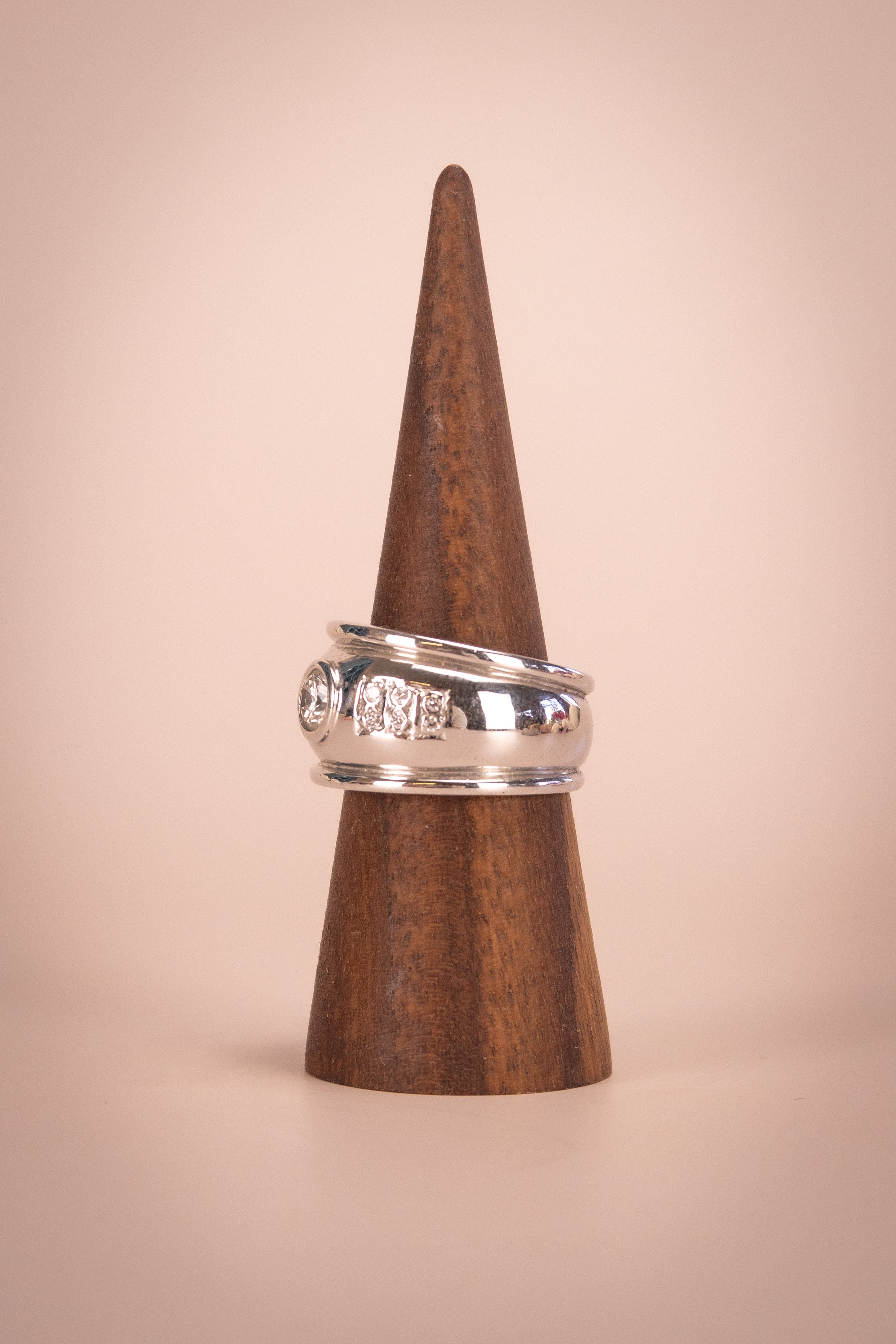 18ct White Gold Diamond Ring